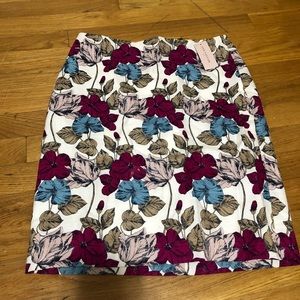 Beautiful floral Ann Taylor pencil skirt. Petite
